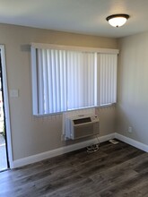 College Street Apartments in Woodland, CA - Foto de edificio - Building Photo