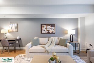 1221 S Eads St in Arlington, VA - Building Photo