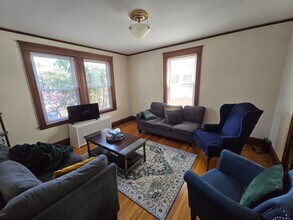 17 Elmira St in Boston, MA - Foto de edificio - Building Photo