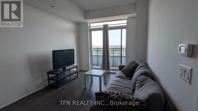 7890 Bathurst St in Vaughan, ON - Building Photo - Building Photo