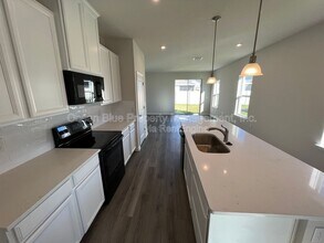 8606 Bonfire Wy in Parrish, FL - Building Photo - Building Photo