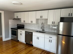 4125 E Swamp Rd, Unit B in Doylestown, PA - Building Photo - Building Photo