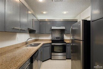 2200 S 10th St in McAllen, TX - Building Photo - Building Photo