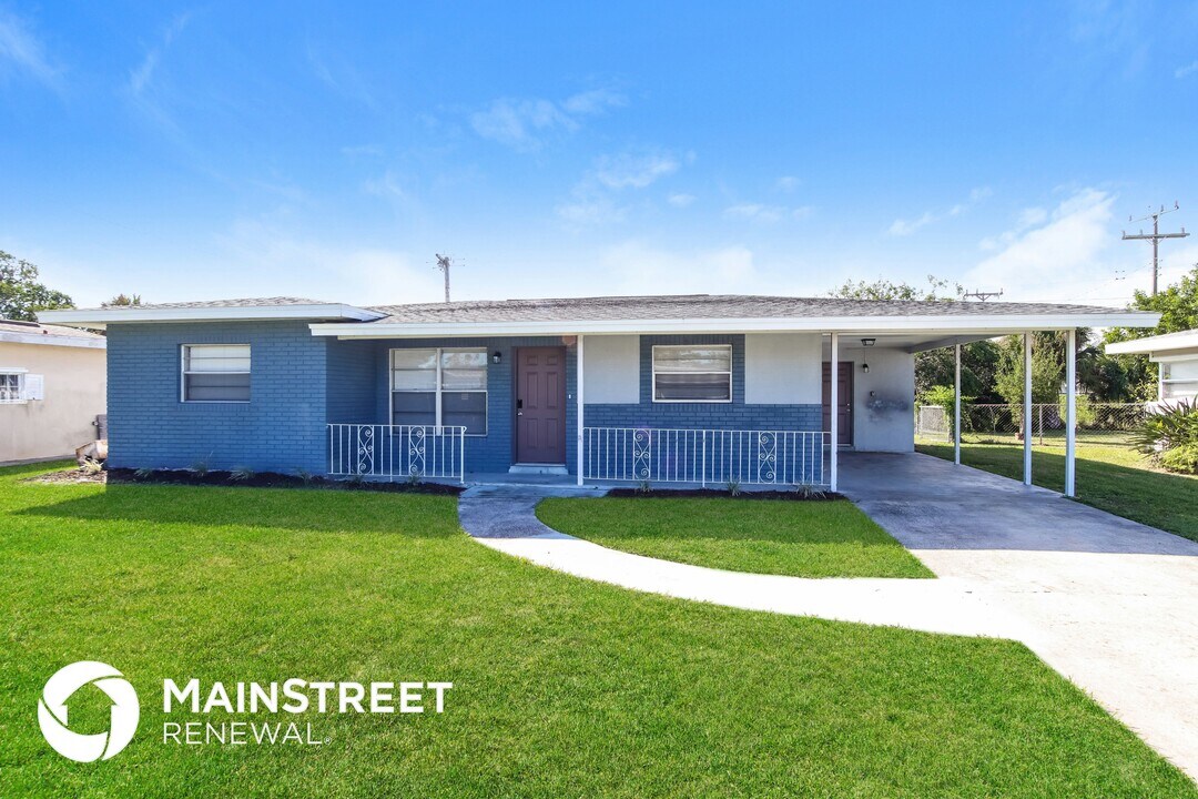 652 Comanche Ave in Melbourne, FL - Building Photo