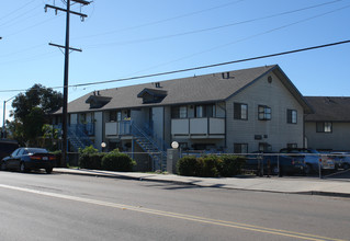 Windsor in San Diego, CA - Foto de edificio - Building Photo