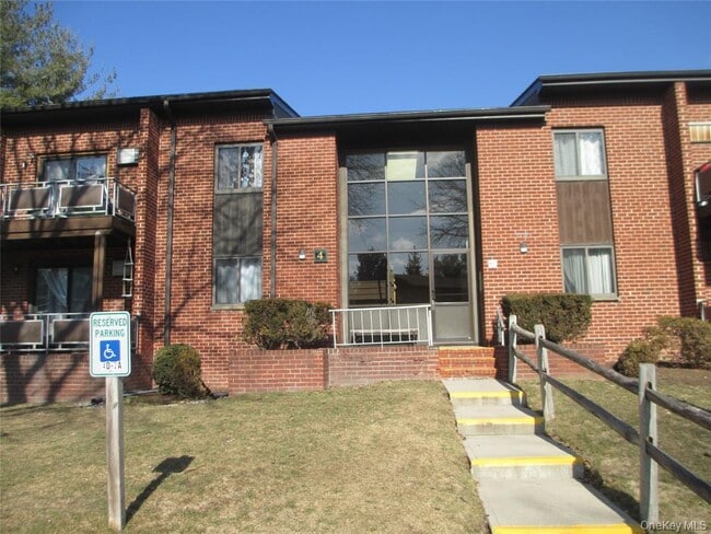 property at 4 Darian Ct