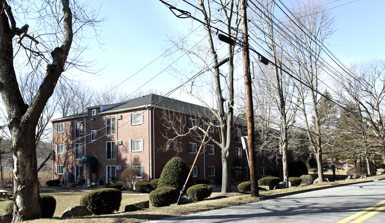 Spring Hill Commons in Acton, MA - Building Photo