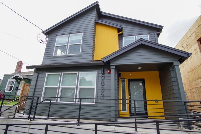 property at 6833 N Montana Ave