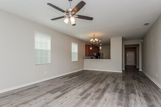 6841 Goldflower Ave in Harmony, FL - Foto de edificio - Building Photo