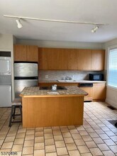 718 Somerset St in Franklin Lakes, NJ - Building Photo - Building Photo