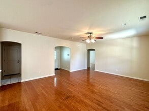 1095 Glenwood Ln in Willows, CA - Building Photo - Building Photo