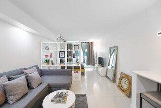 1 SE 12th St, Unit SI FL21-ID1022205P in Miami, FL - Foto de edificio - Building Photo