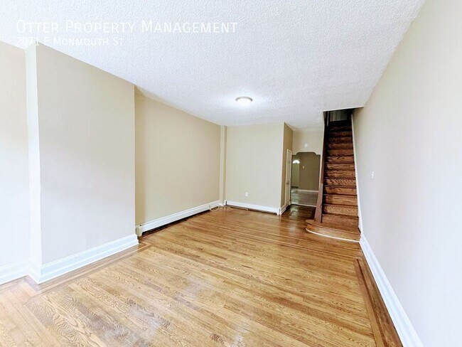 2071 E Monmouth St in Philadelphia, PA - Building Photo - Building Photo