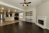 325 Buckboard Ln in Cibolo, TX - Foto de edificio - Building Photo