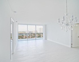 20515 E Country Club Dr-Unit -1841 in Aventura, FL - Building Photo - Building Photo