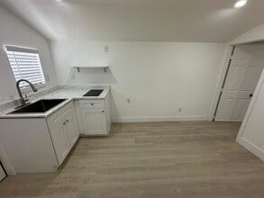 141 NE 14th St in Homestead, FL - Building Photo - Building Photo