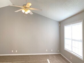 214 Kings Deer Dr in Clarksville, TN - Building Photo - Building Photo