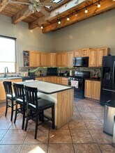95 Paseo Nopal in Santa Fe, NM - Foto de edificio - Building Photo