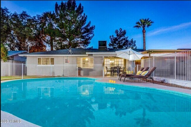 property at 3117 N 41st Pl
