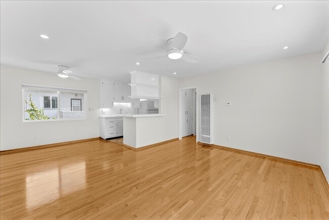 property at 1701 Washington Way