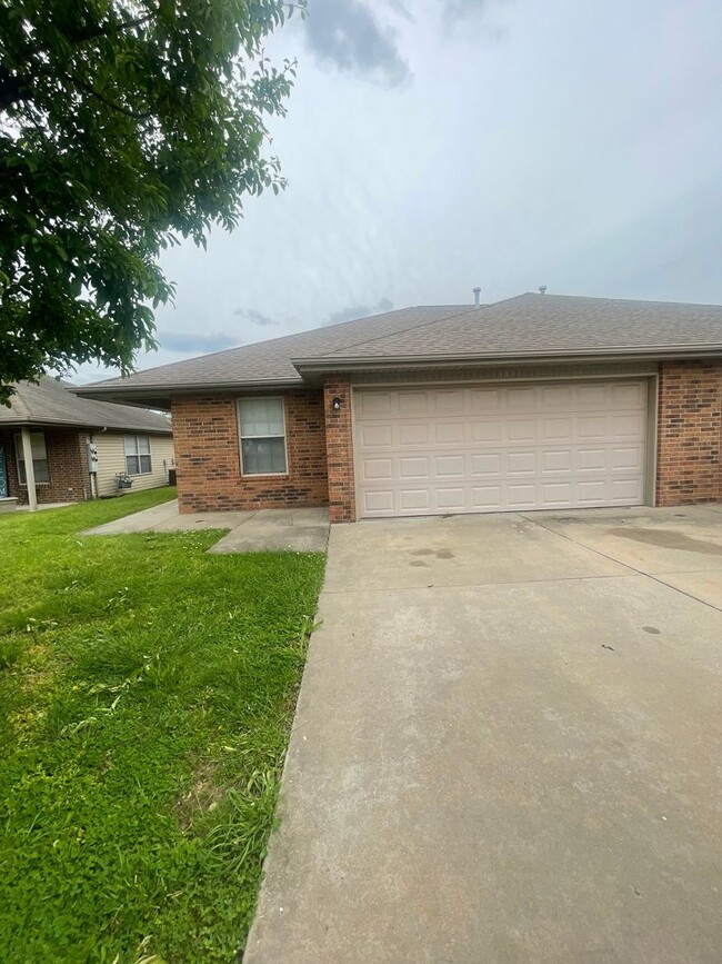property at 3851 S Timbercreek Ave