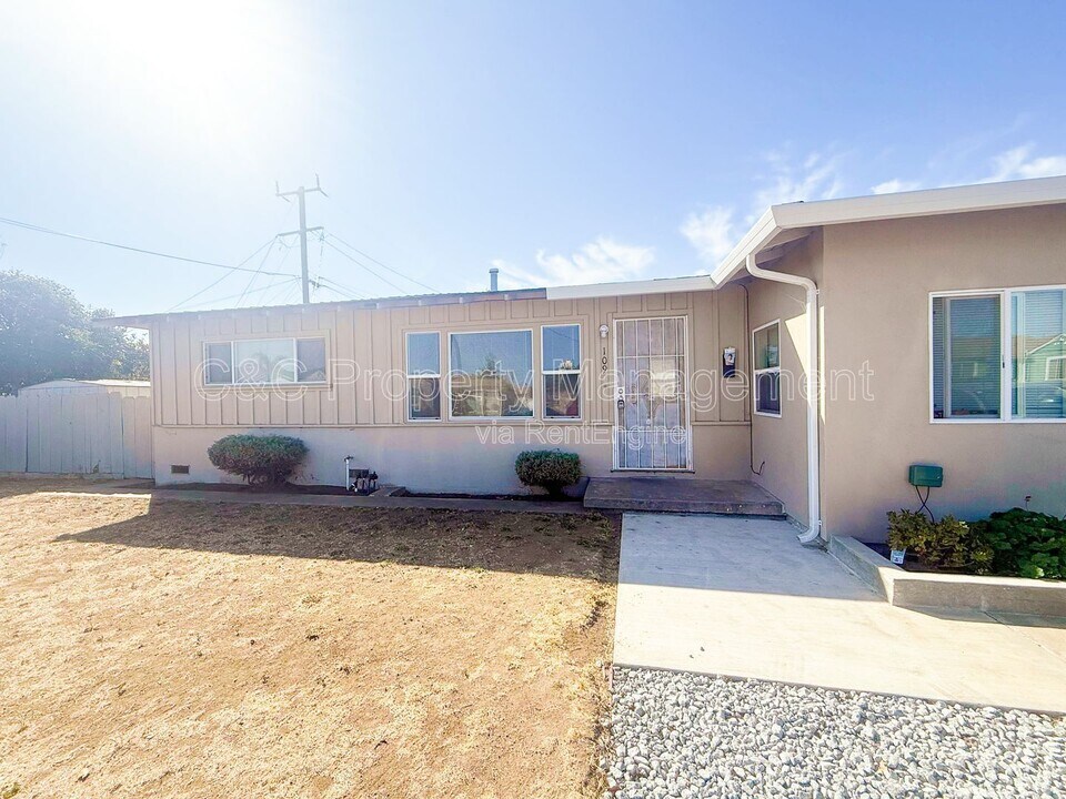 109 Rochex Ave in Salinas, CA - Building Photo