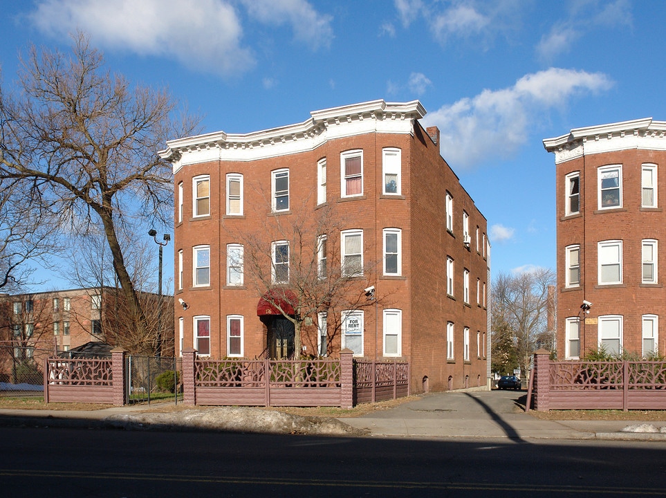 176 New Britain Ave in Hartford, CT - Building Photo