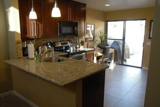 47975 Joshua Ct in Palm Desert, CA - Building Photo - Building Photo