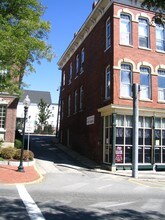 11 Elm St in Amesbury, MA - Foto de edificio - Building Photo