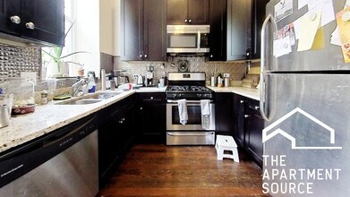 1738 W Huron St, Unit 2F in Chicago, IL - Foto de edificio - Building Photo