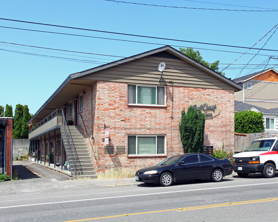 Bal-Crest Apartments in Seattle, WA - Building Photo