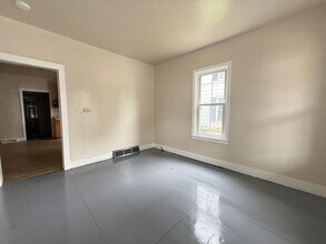 111 W Broad St in Millville, NJ - Building Photo - Building Photo