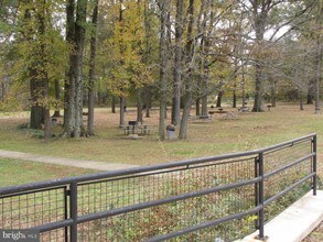 6621 Wakefield Dr-Unit -208 in Alexandria, VA - Building Photo - Building Photo