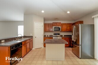 3470 Heath Dr in Deltona, FL - Foto de edificio - Building Photo