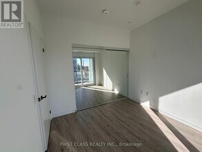 2495 Eglinton Ave W in Mississauga, ON - Building Photo - Building Photo