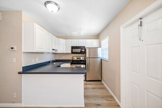 2660 NE 8th Ave, Unit 115 in Wilton Manors, FL - Building Photo - Building Photo