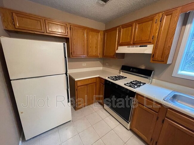 1048 Hillsborough Chase NW in Kennesaw, GA - Building Photo - Building Photo