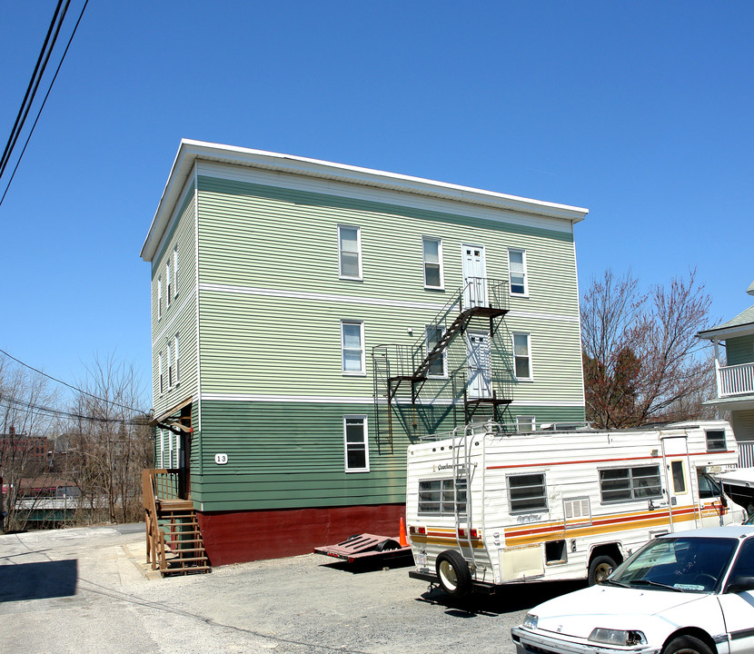 15 Helmer Ln in Woonsocket, RI - Building Photo