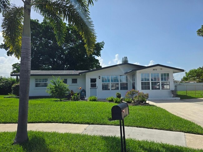 2672 Rockcrest Ct in West Palm Beach, FL - Building Photo - Building Photo