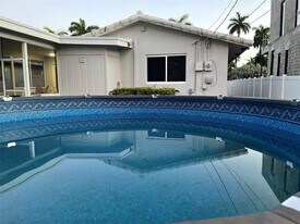 1020 Hollywood Blvd in Hollywood, FL - Building Photo