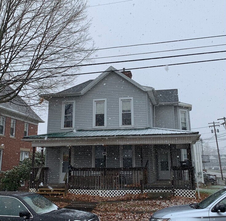 1625 Latrobe St in Parkersburg, WV - Building Photo