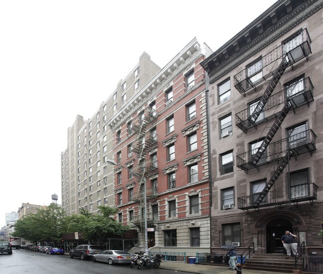 329 East 13th Street in New York, NY - Foto de edificio - Building Photo