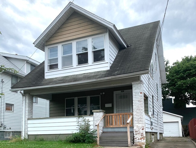 property at 720 Roselawn Ave