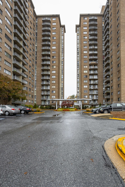 Presidential Towers in Adelphi, MD - Foto de edificio