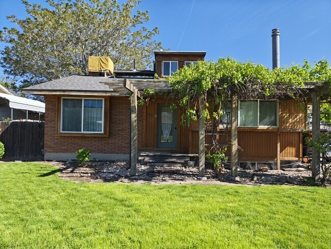 4244 W 4570 S in West Valley City, UT - Building Photo - Building Photo