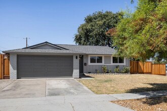 480 Chinook Ln in San Jose, CA - Building Photo - Building Photo