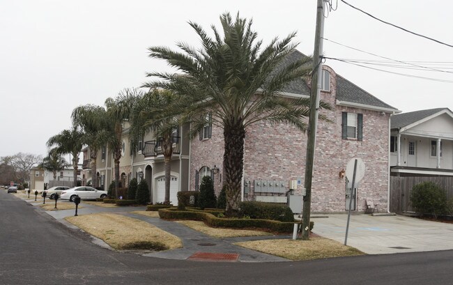 1500 Live Oak St in Metairie, LA - Foto de edificio - Building Photo