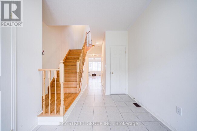 24 Ness Dr in Richmond Hill, ON - Building Photo - Building Photo