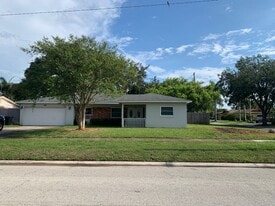 6447 26th Ave N in St. Petersburg, FL - Building Photo