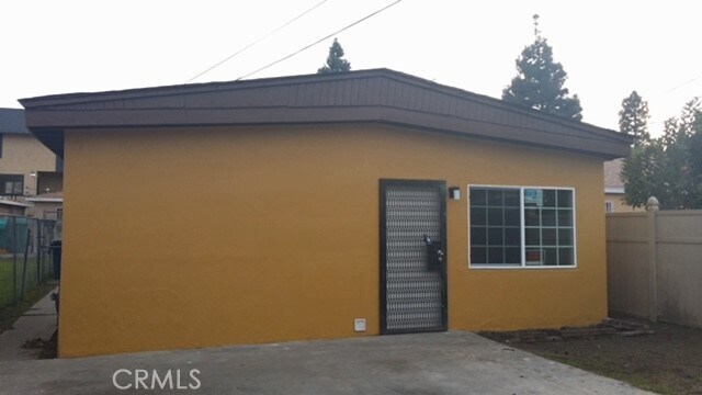2016 E 117th St in Los Angeles, CA - Building Photo